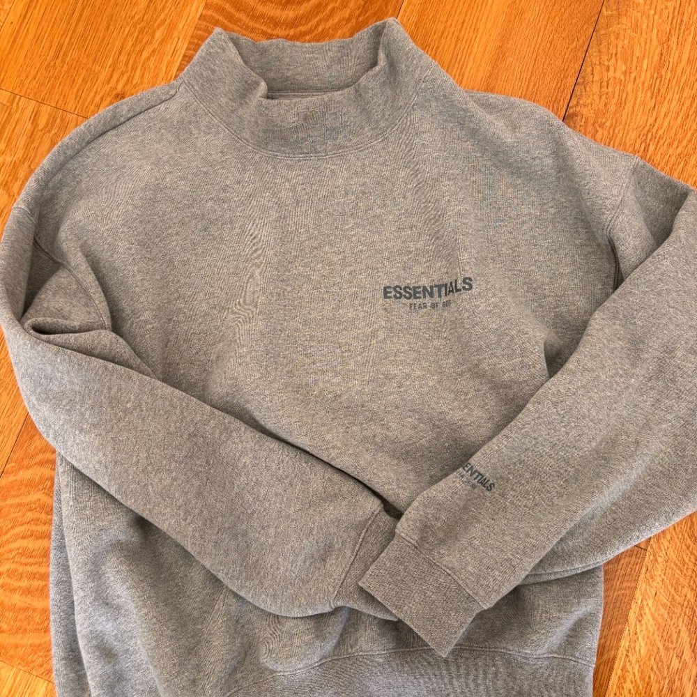 Essentials Fear of God Mock Neck Heathered Gray Sweatshirt - Picture 3 of 4
